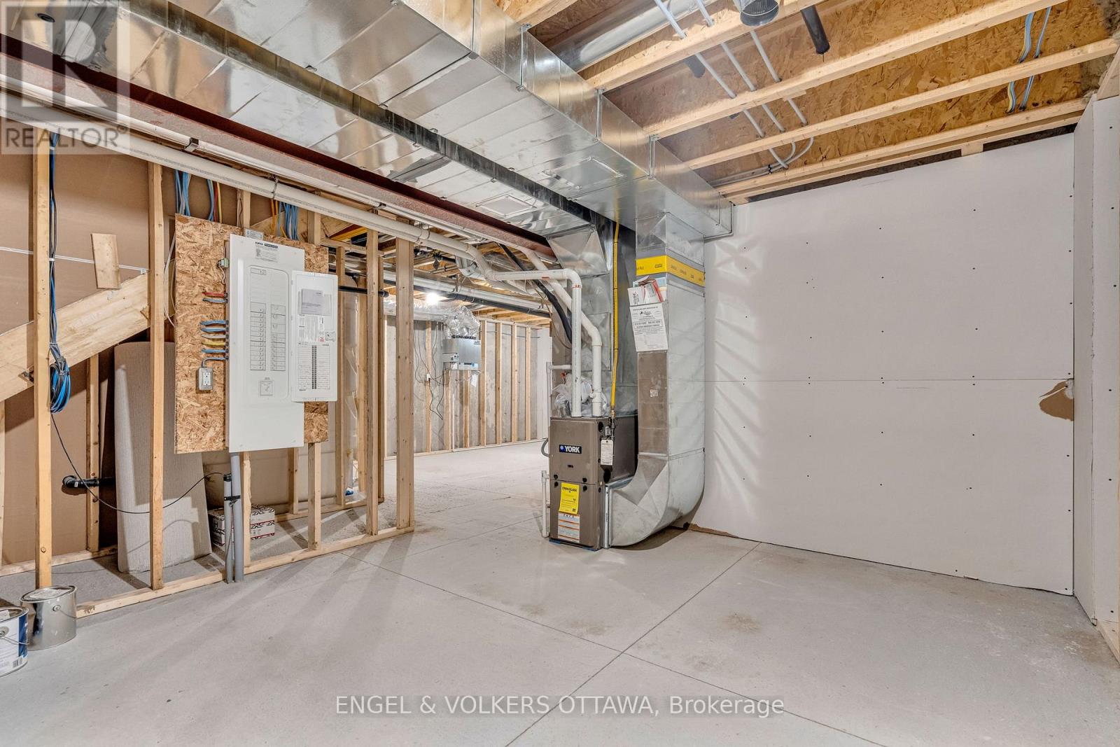 102 Seabert Drive — photo 25