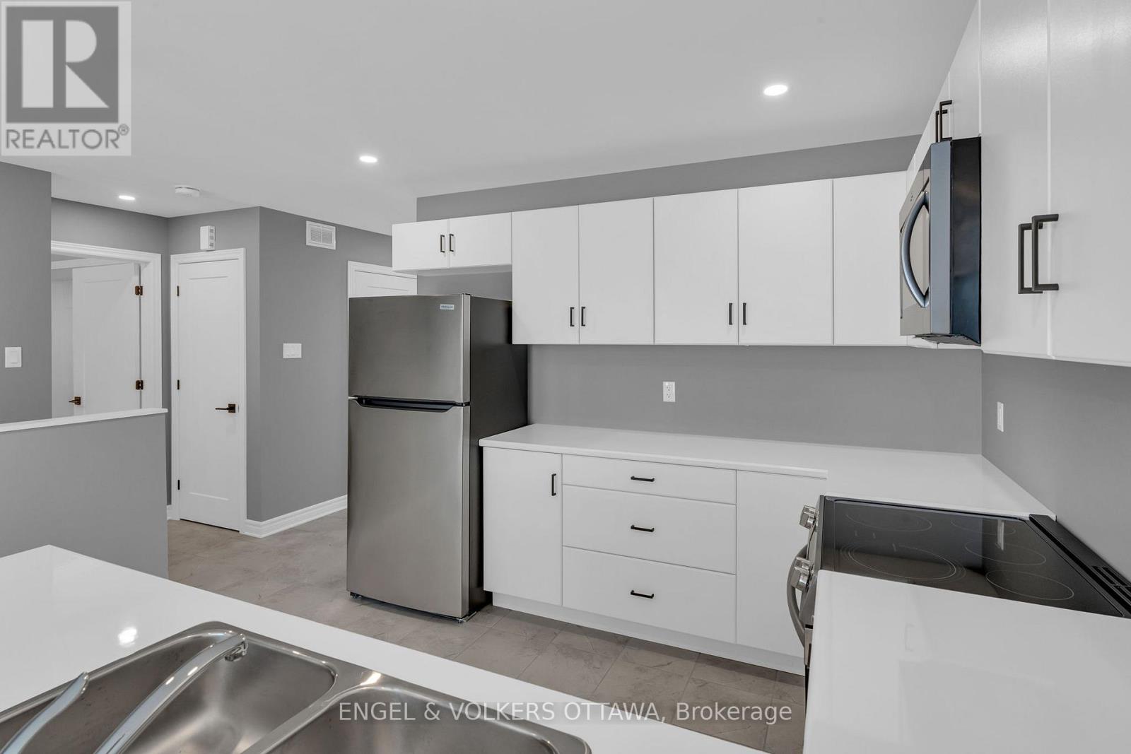 102 Seabert Drive — photo 7