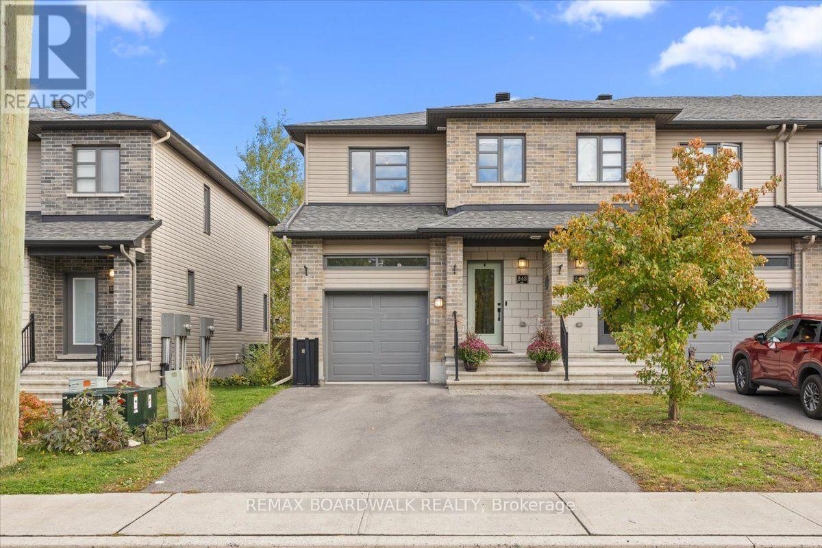 248 MUNRO STREET - 1