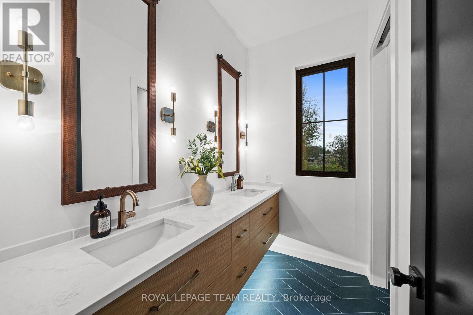4686 BIRCHGROVE ROAD - Image 24
