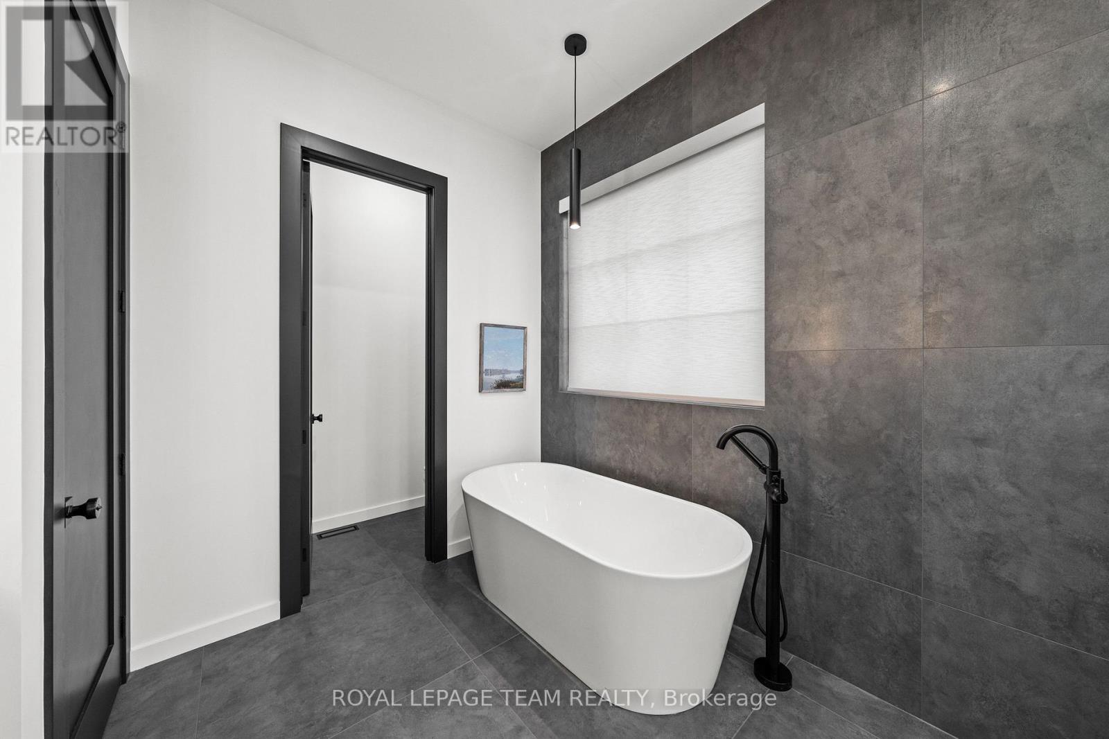 4686 BIRCHGROVE ROAD - Image 35