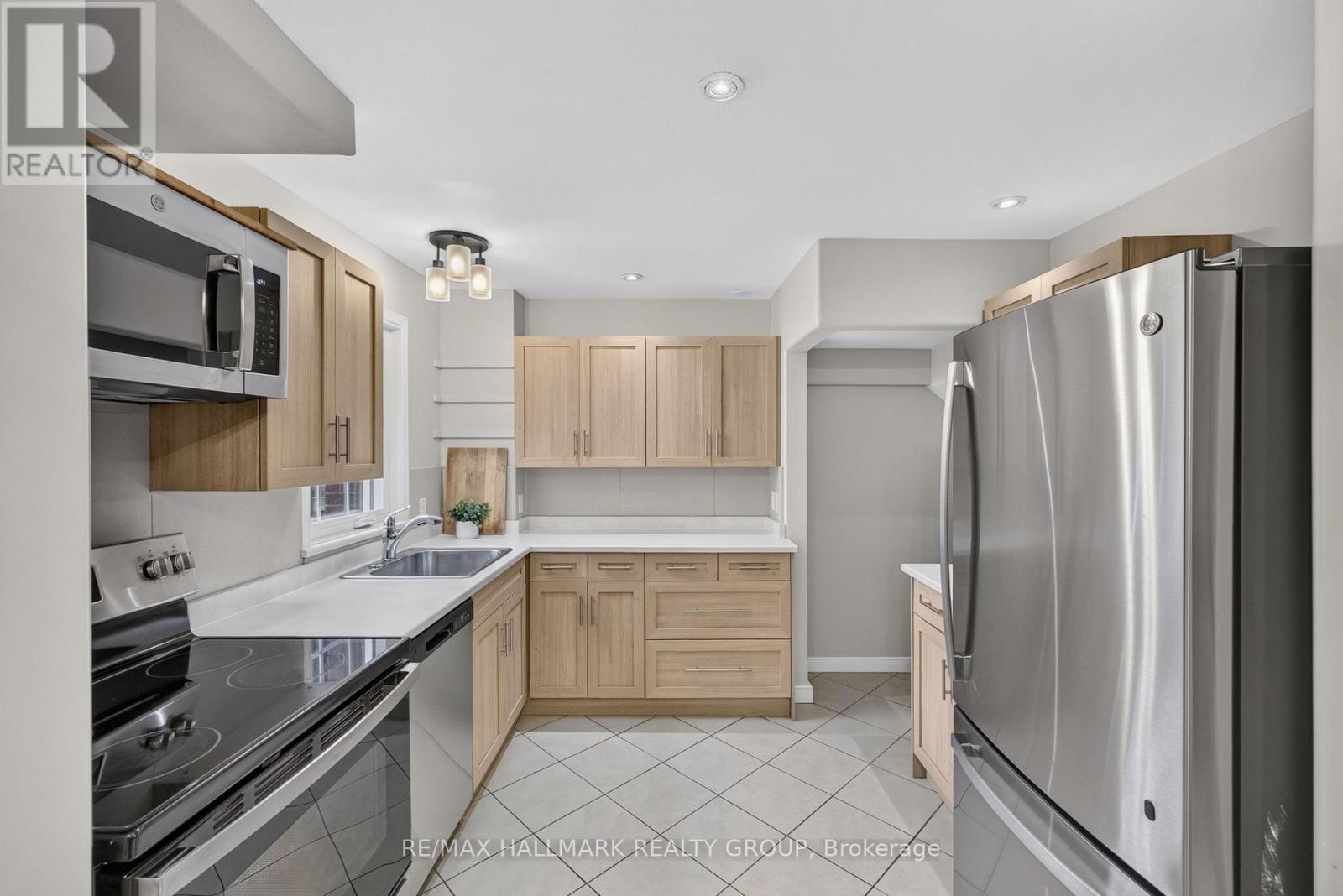 1246 SUMMERVILLE AVENUE - Image 10