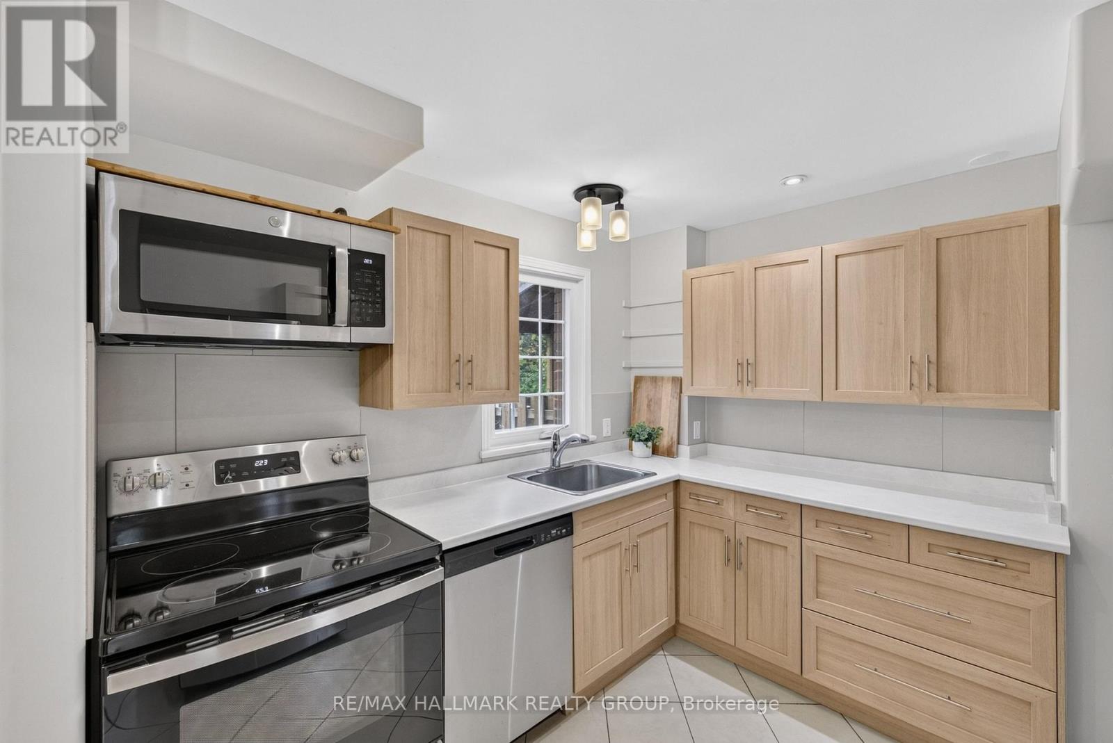 1246 SUMMERVILLE AVENUE - Image 11