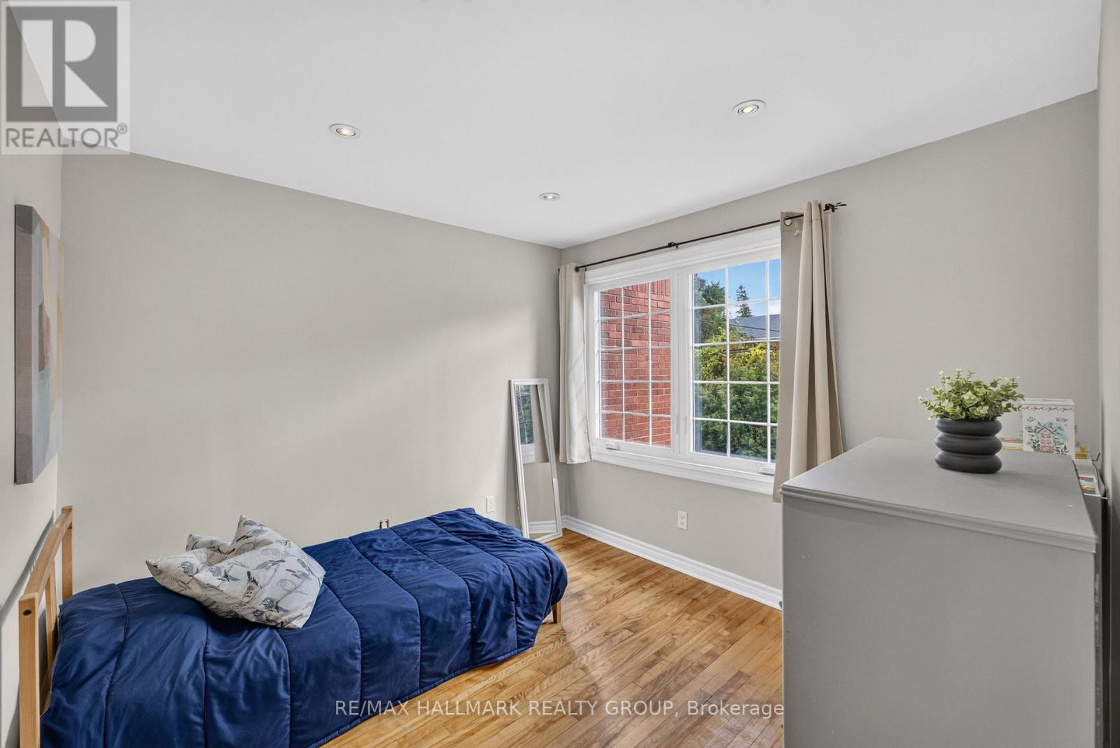 1246 SUMMERVILLE AVENUE - 16