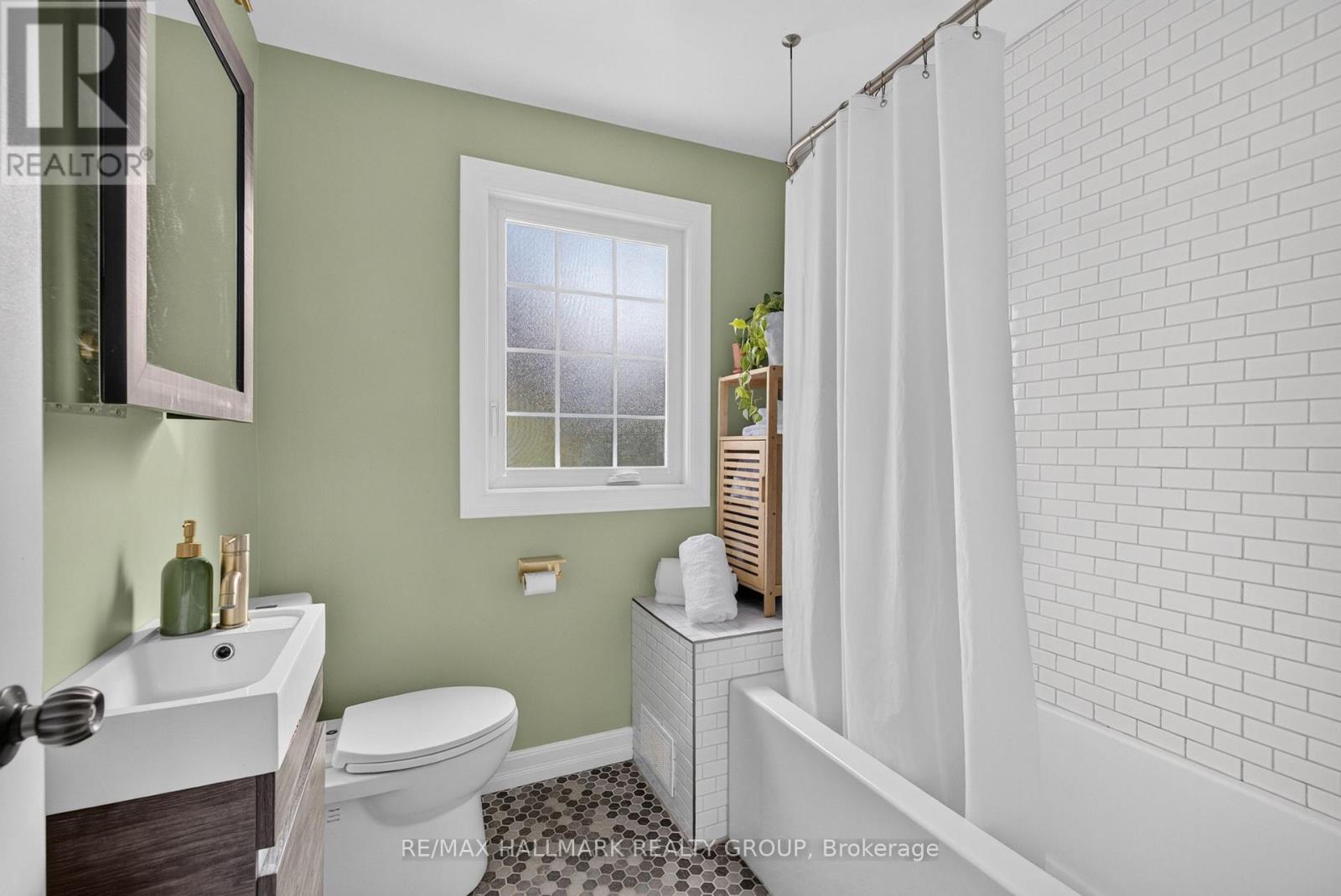 1246 SUMMERVILLE AVENUE - Image 18