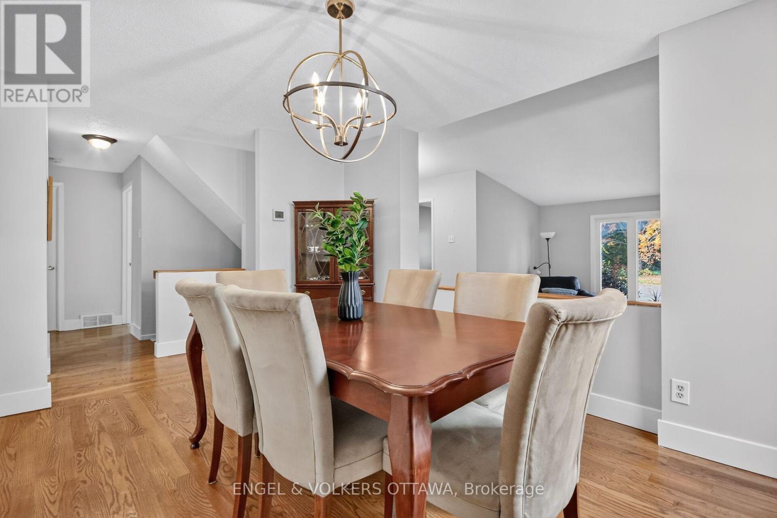 138 SHERWAY DRIVE - Image 11