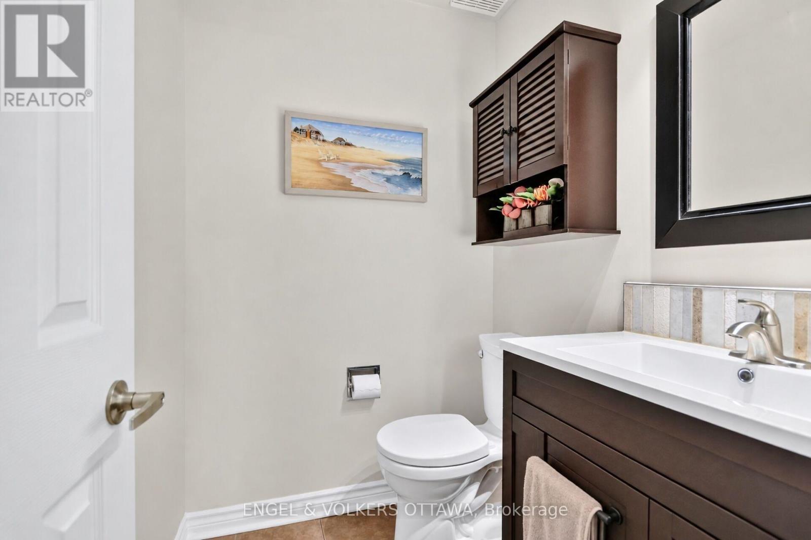 138 SHERWAY DRIVE - 21
