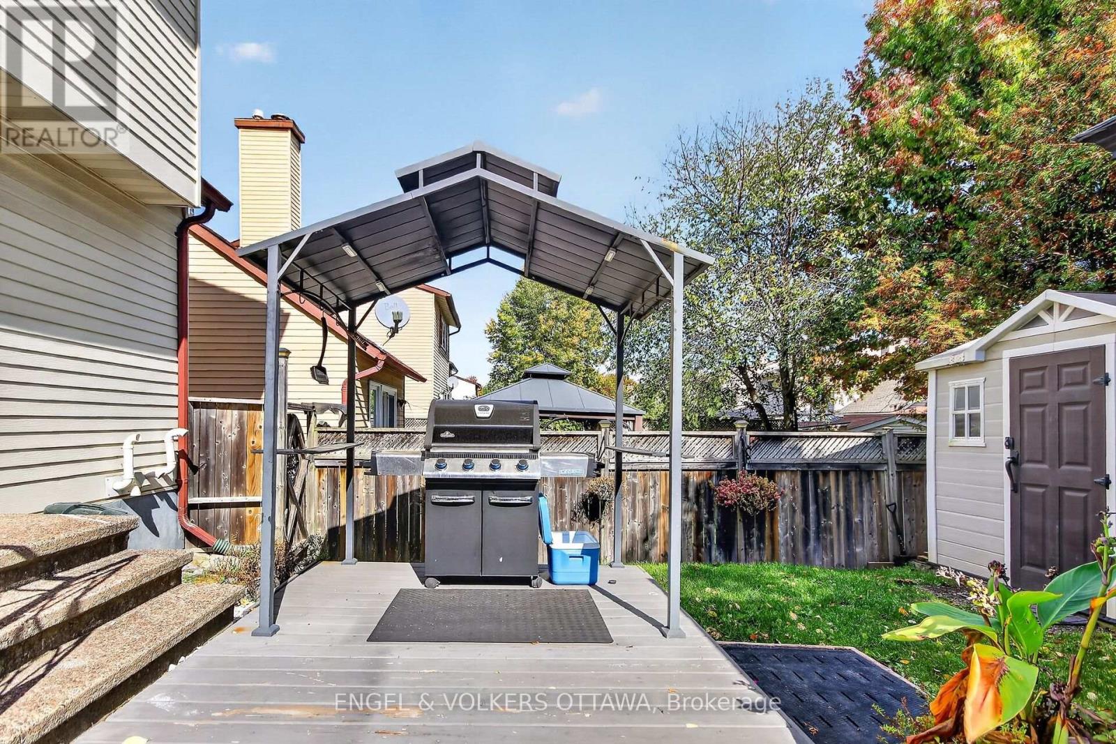 138 SHERWAY DRIVE - 40