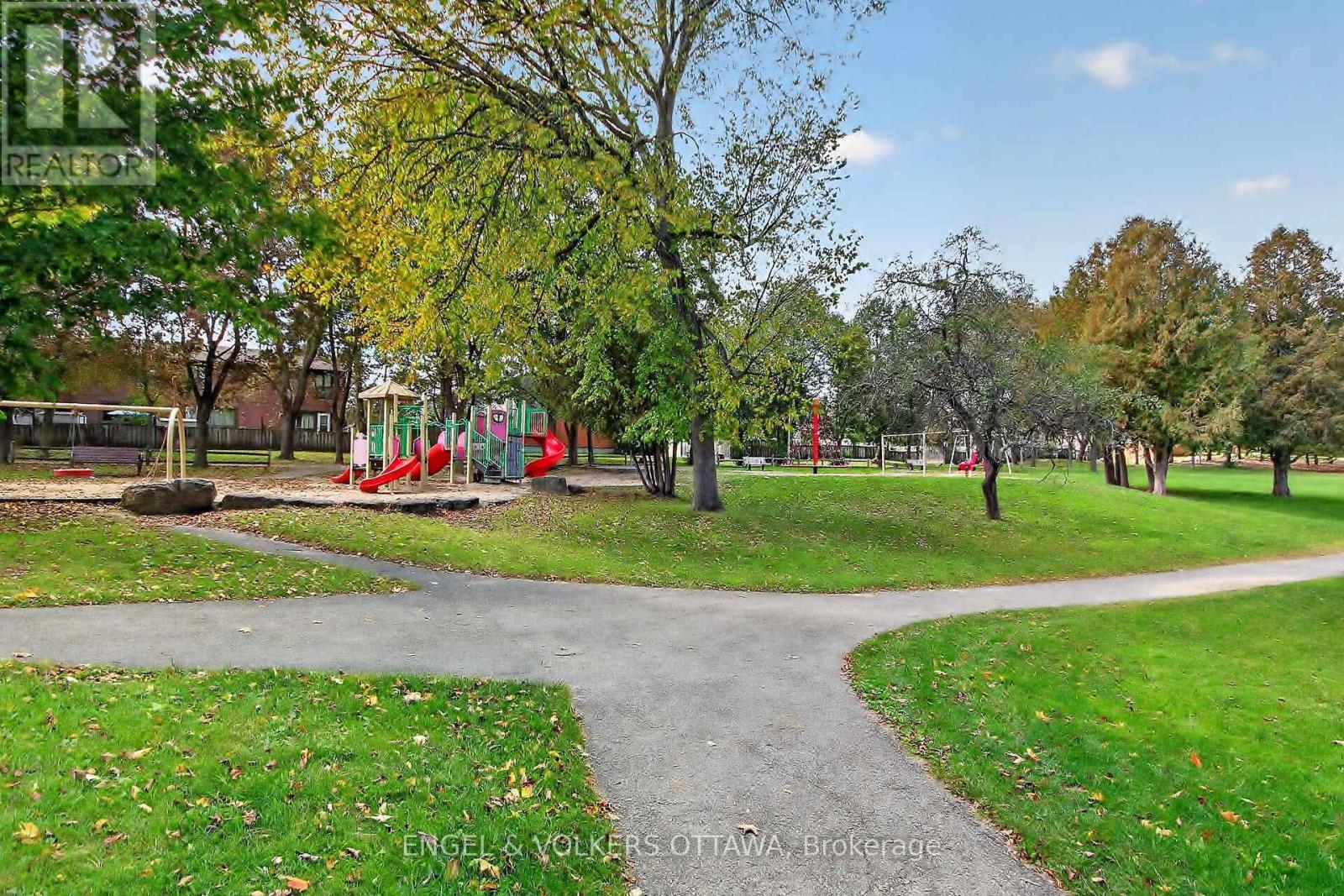 138 SHERWAY DRIVE - Image 45