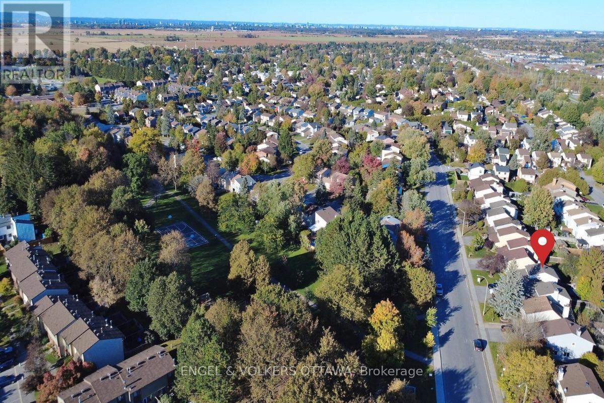 138 SHERWAY DRIVE - 47