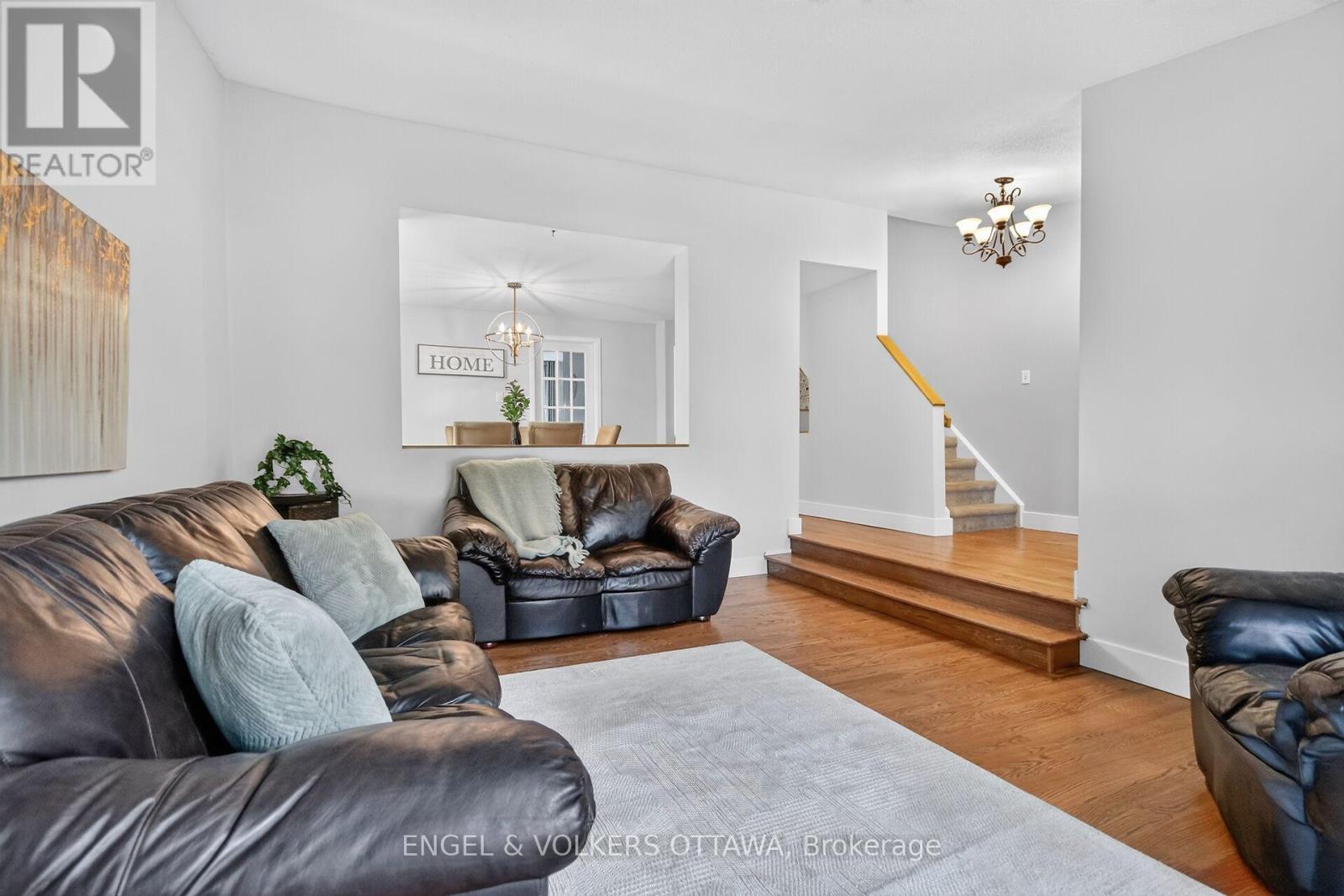 138 SHERWAY DRIVE - 8
