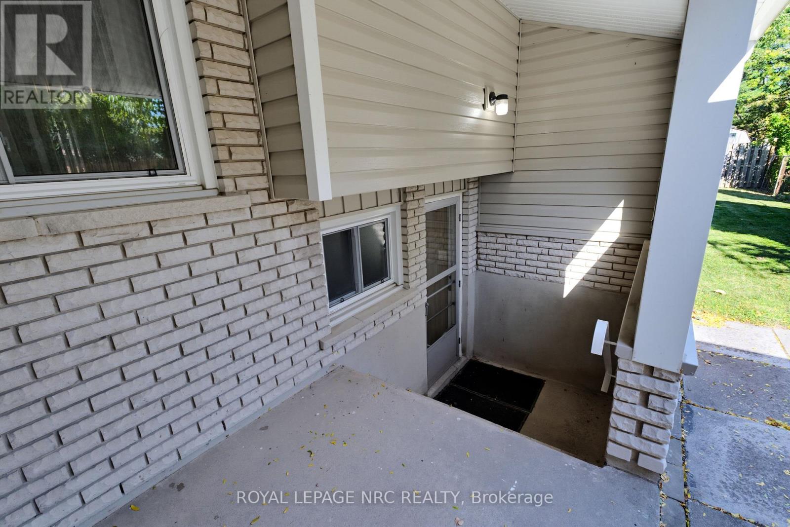 6395 GLENGATE STREET - Image 28