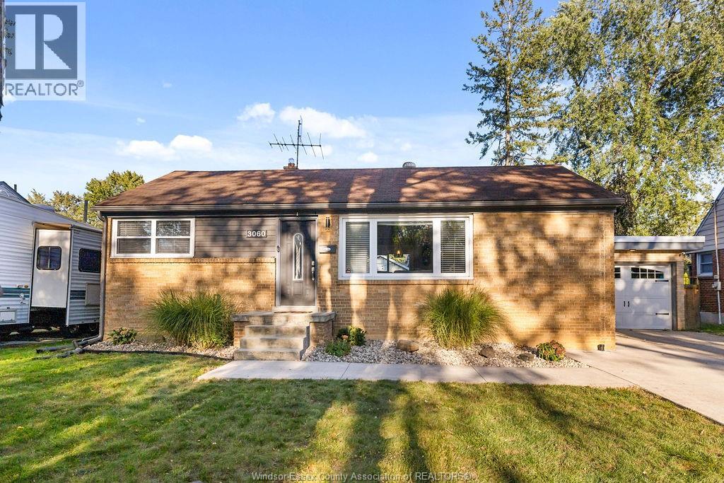 3060 DANDURAND AVENUE - 1