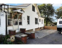 Enclosed porch - 549 County Road 34, Kingsville, ON N8M2W7 Photo 6