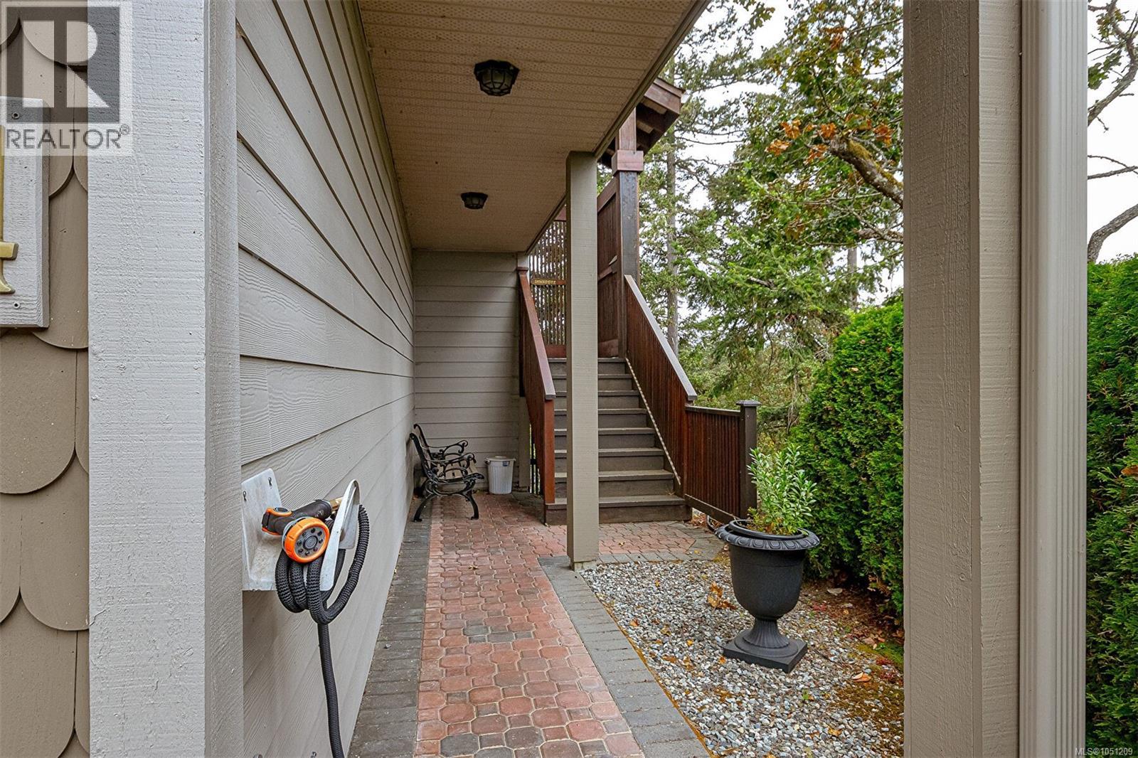 #44 118 Aldersmith Pl - Image 4