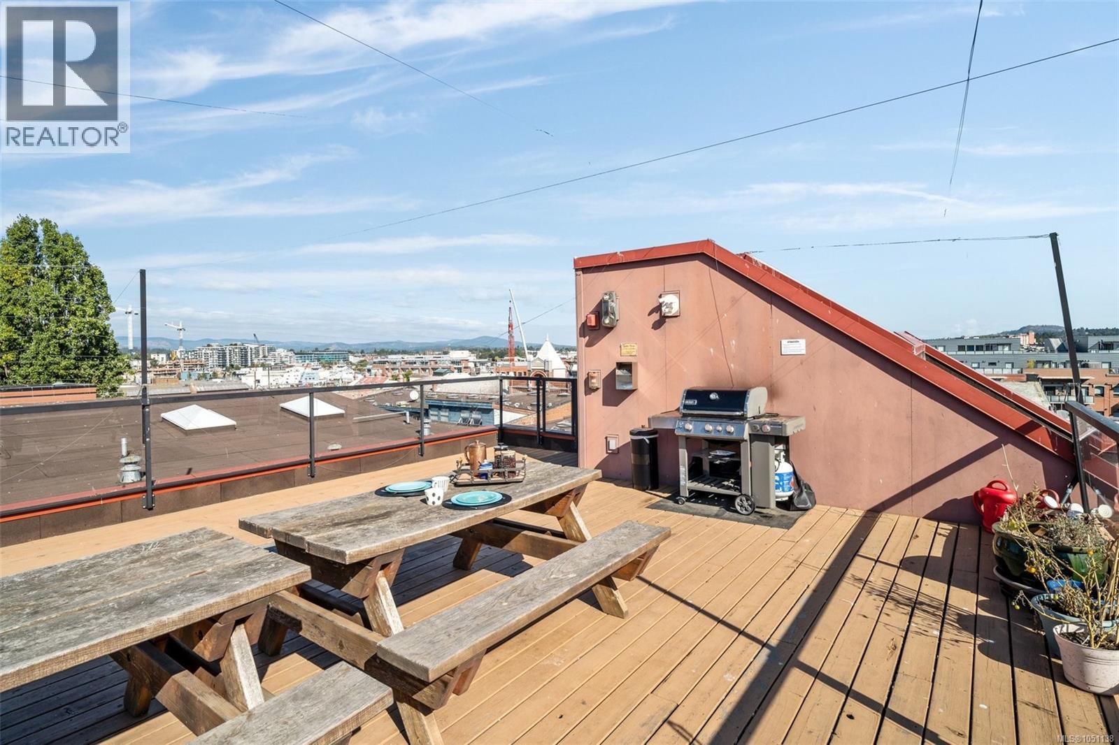 213 562 Yates St, Victoria