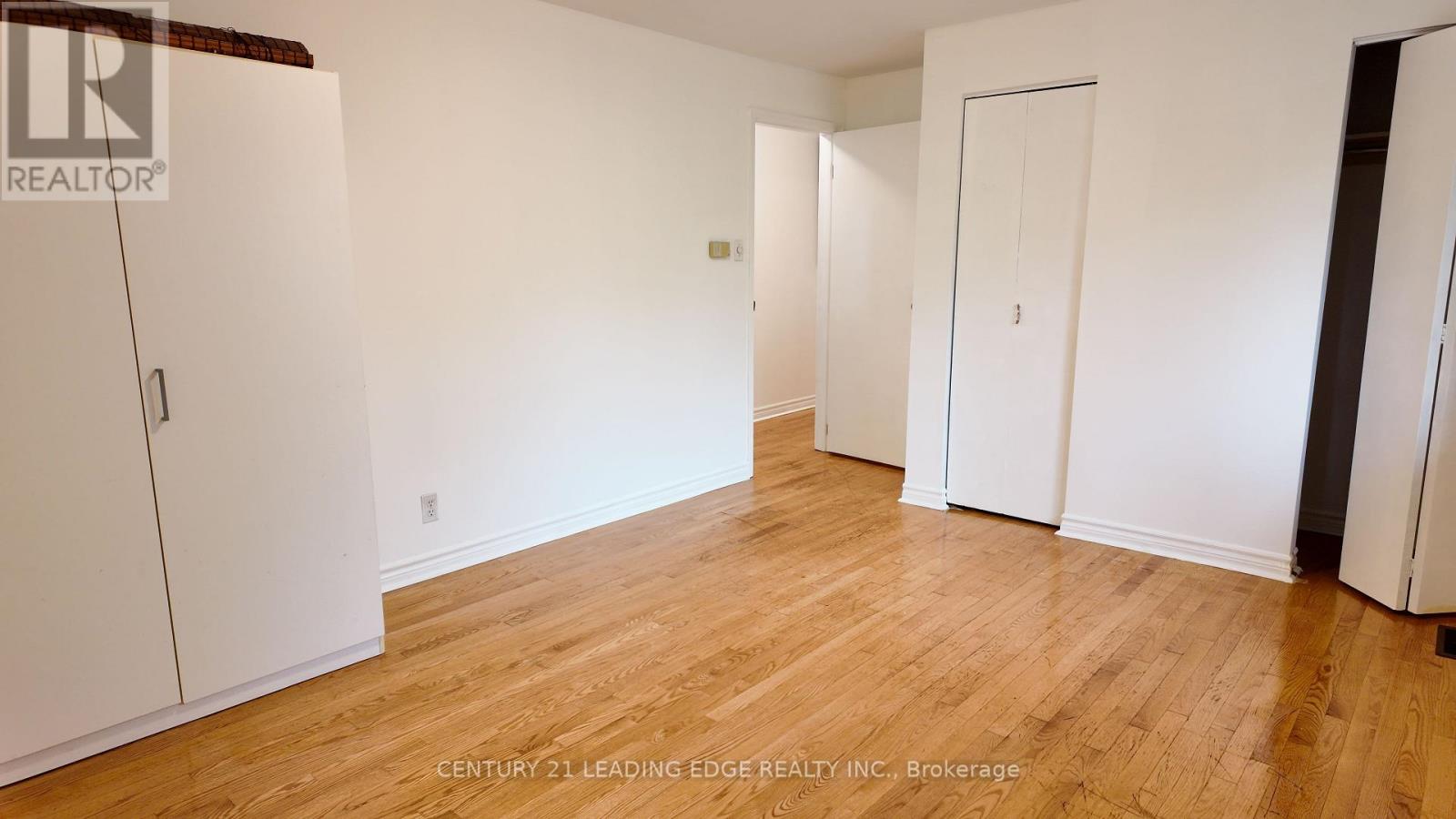 39 WADDINGTON CRESCENT - 23