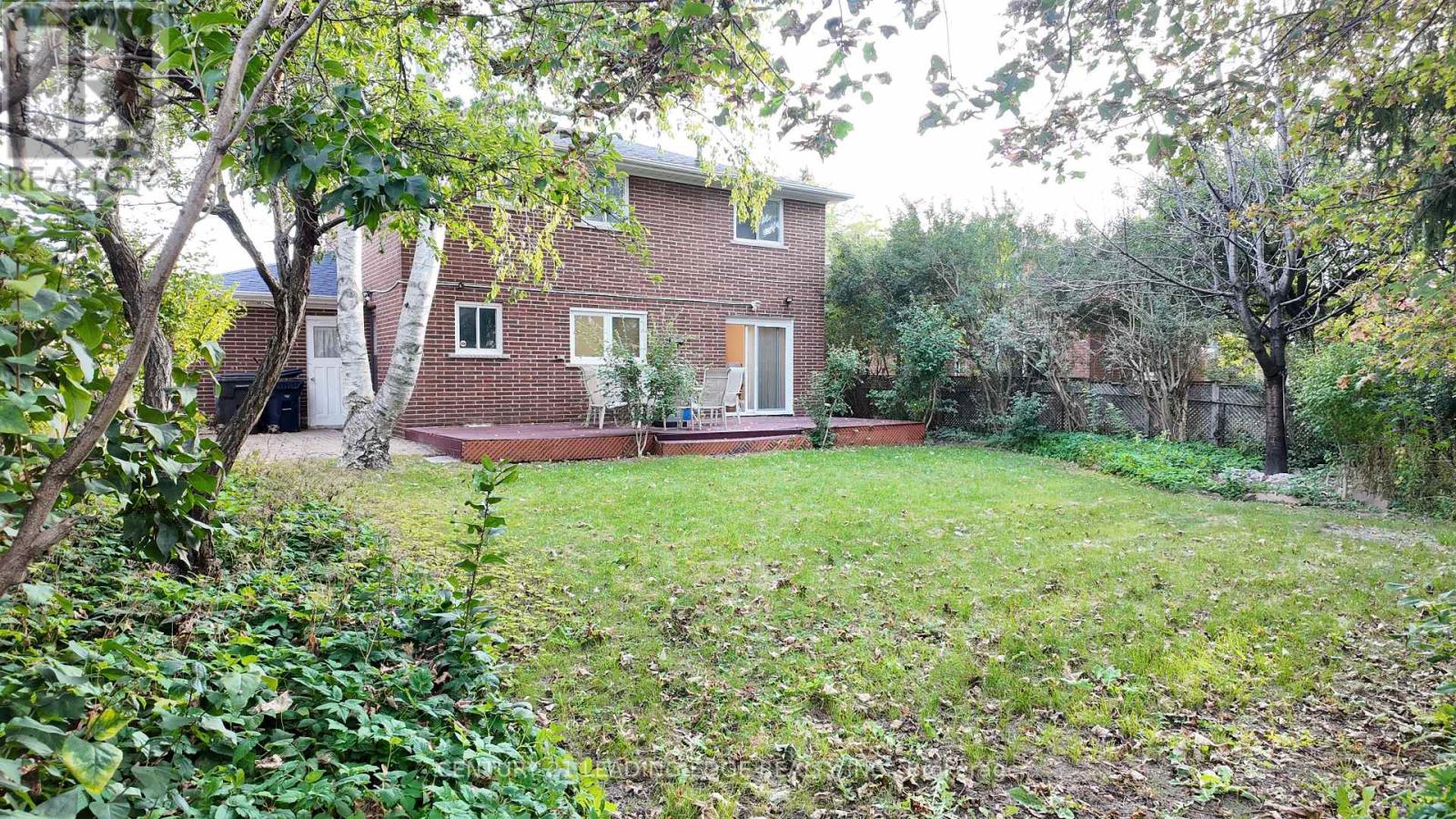 39 WADDINGTON CRESCENT - 42