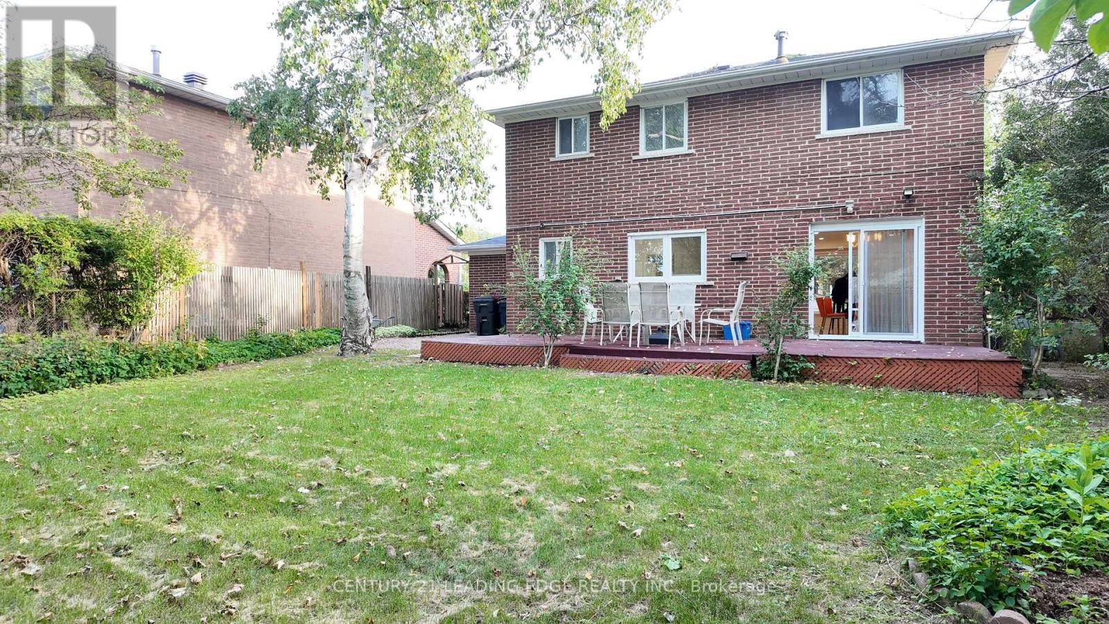 39 WADDINGTON CRESCENT - 43