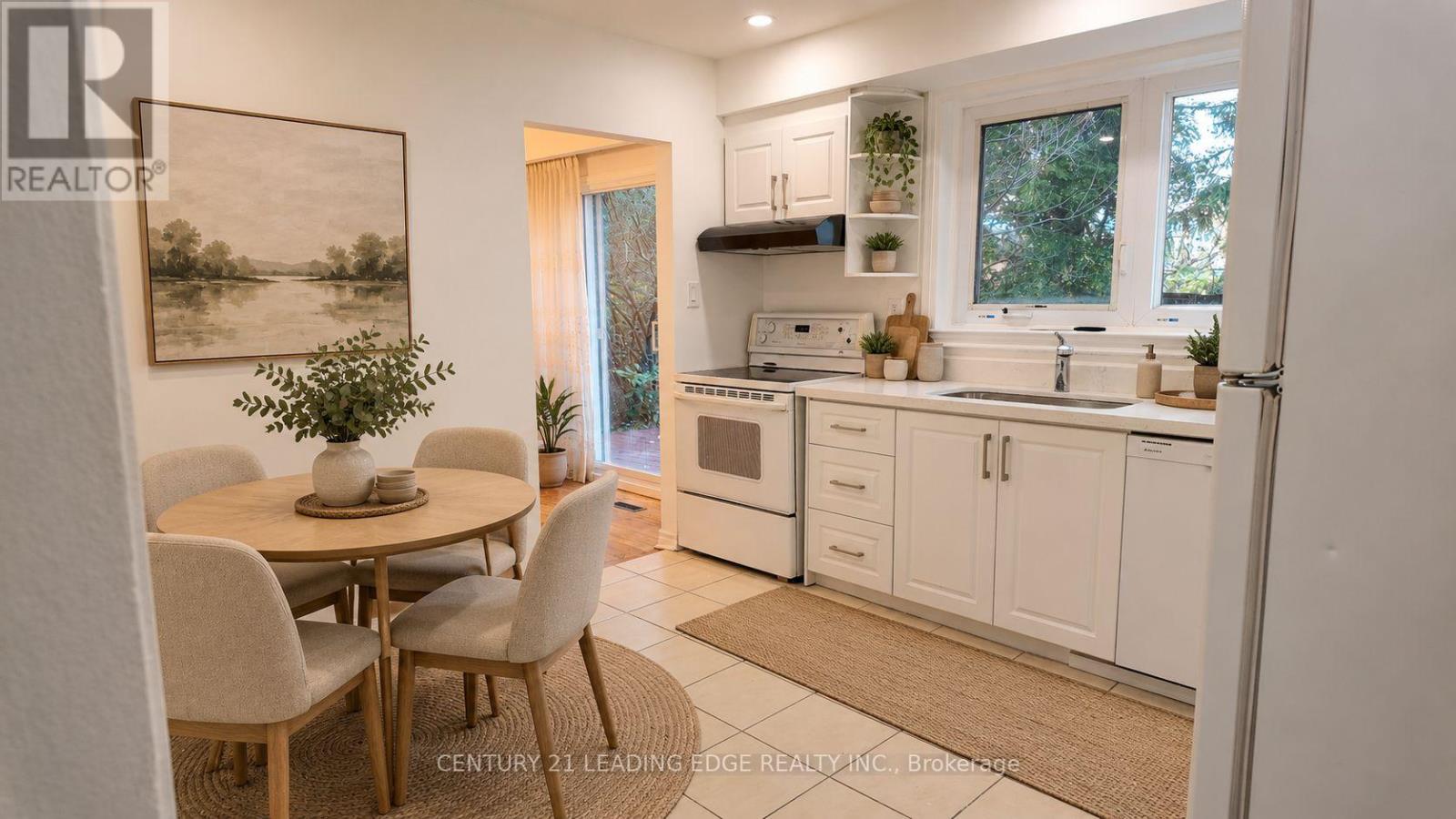 39 WADDINGTON CRESCENT - 5