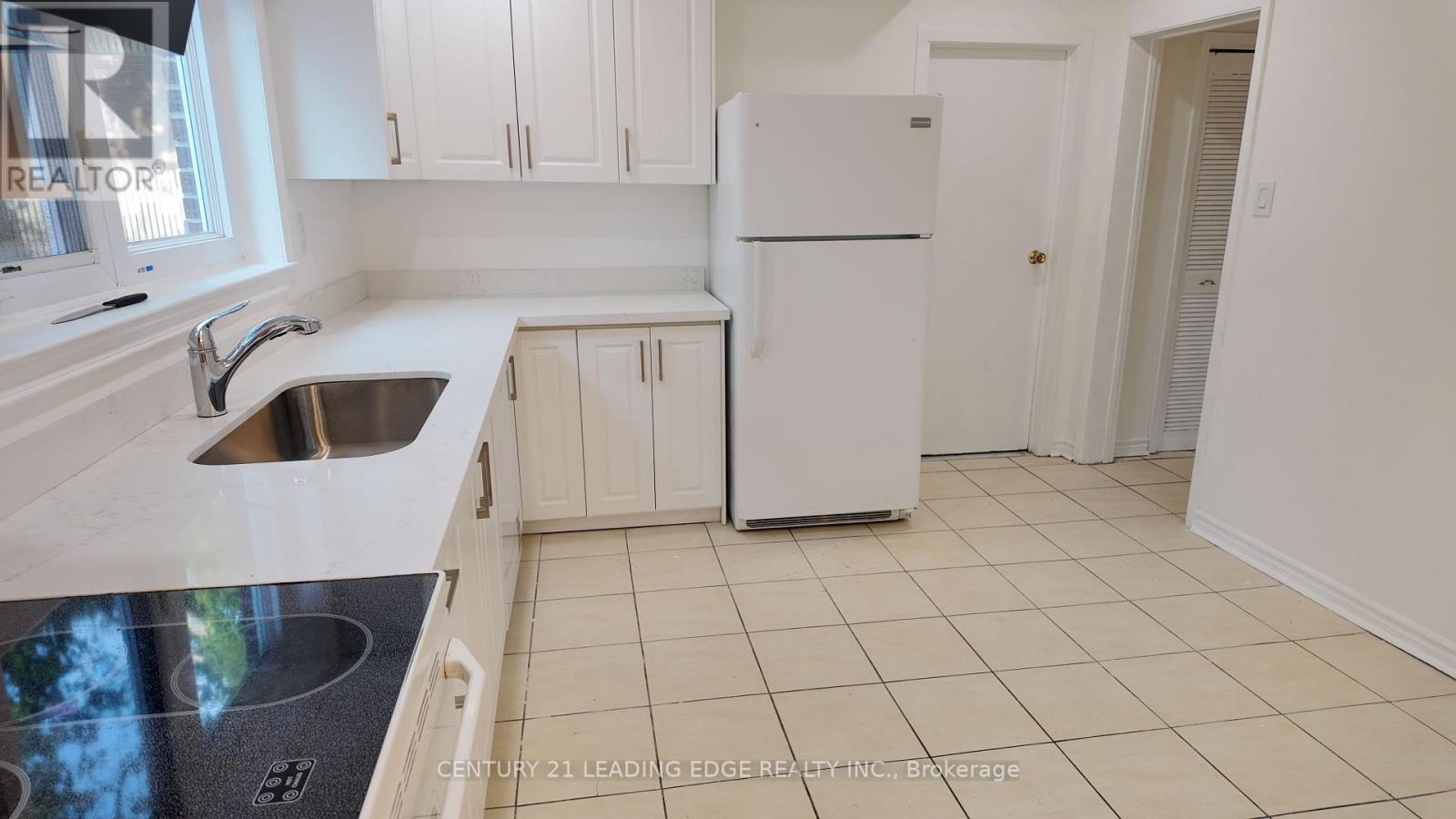 39 WADDINGTON CRESCENT - 7