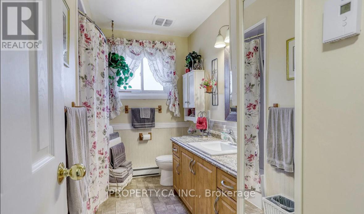 Upper- 204 Mason Drive, Whitby, ON photo 19