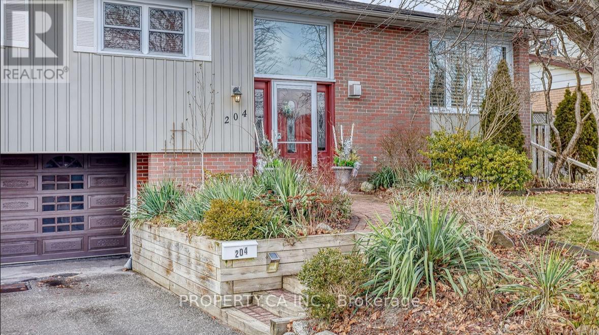Upper- 204 Mason Drive, Whitby, ON photo 2