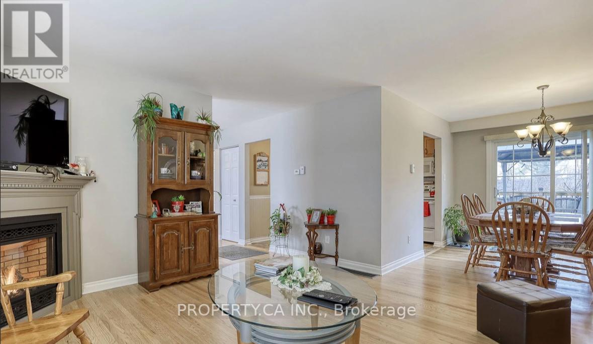 Upper- 204 Mason Drive, Whitby, ON photo 8