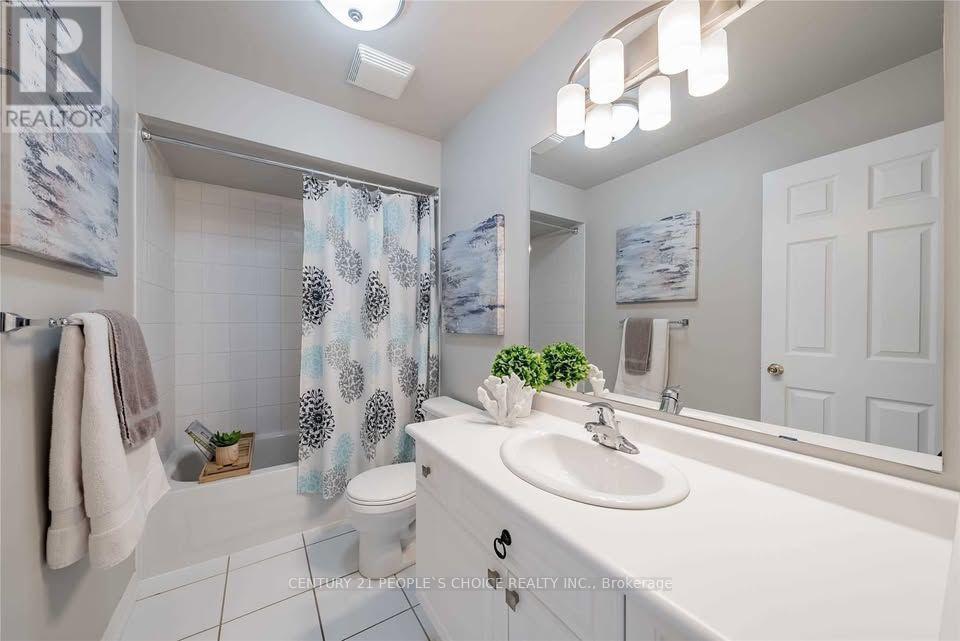 40 Cranborne Crescent, Whitby, ON photo 12