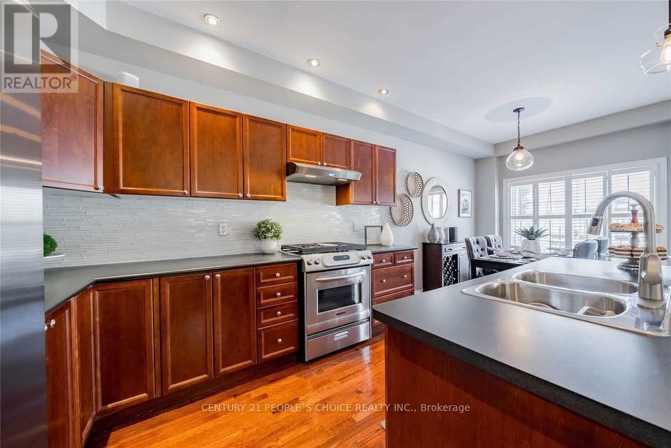 40 Cranborne Crescent, Whitby, ON photo 7