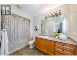 40 Cranborne Crescent, Whitby, ON L1M2M2 Photo 9