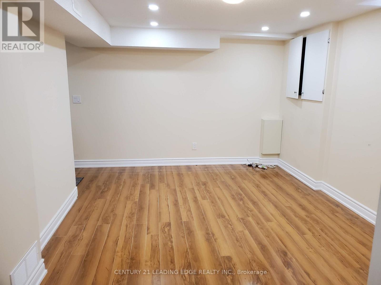 Lower- 504 Lightfoot Place, Pickering, ON photo 6