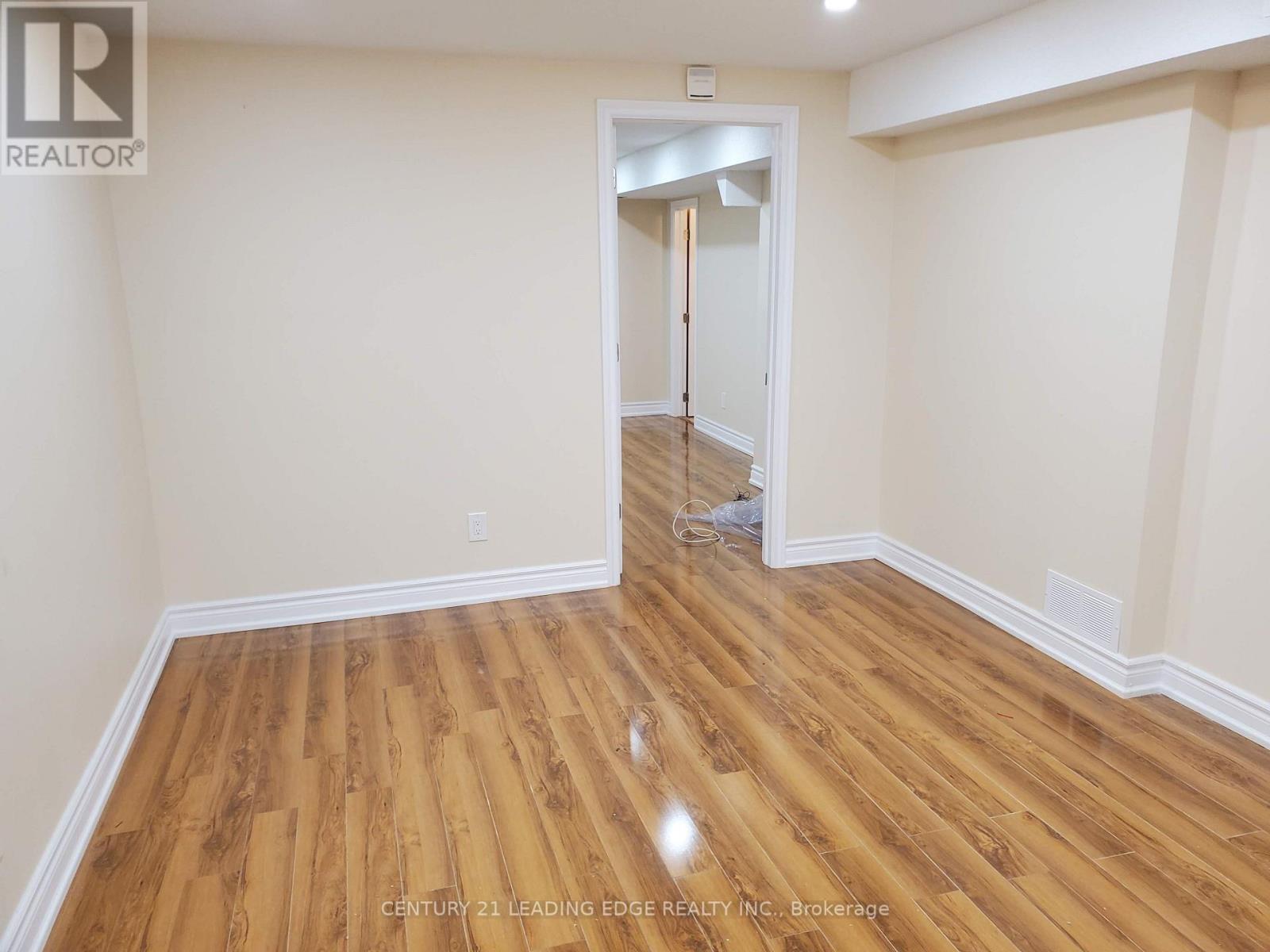 Lower- 504 Lightfoot Place, Pickering, ON photo 8