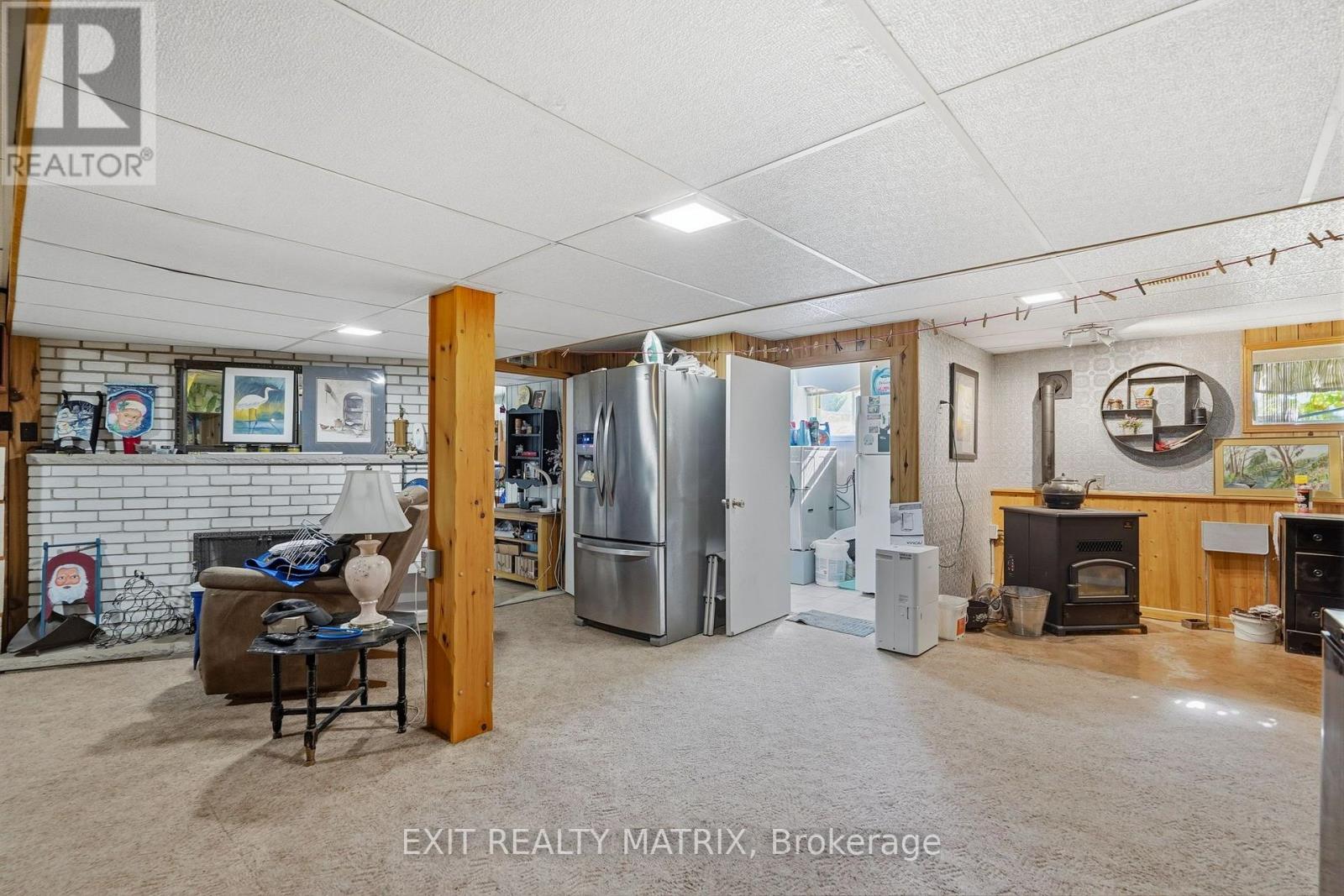 1055 VICTORIA STREET - 22