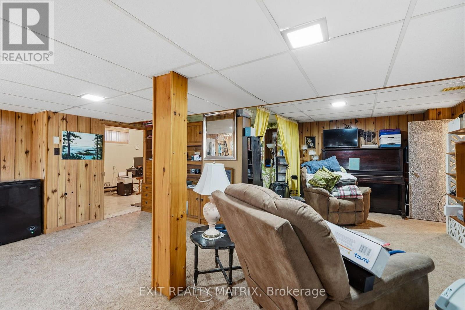 1055 VICTORIA STREET - Image 24