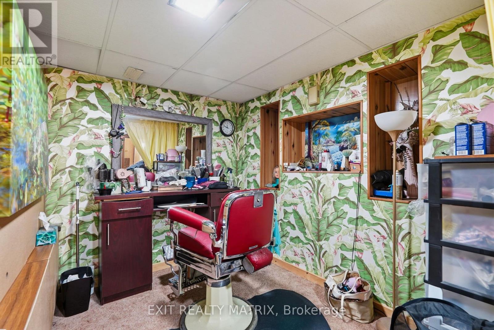1055 VICTORIA STREET - Image 26
