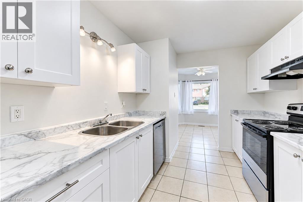 #9 1093 NELLIS Street - Image 10