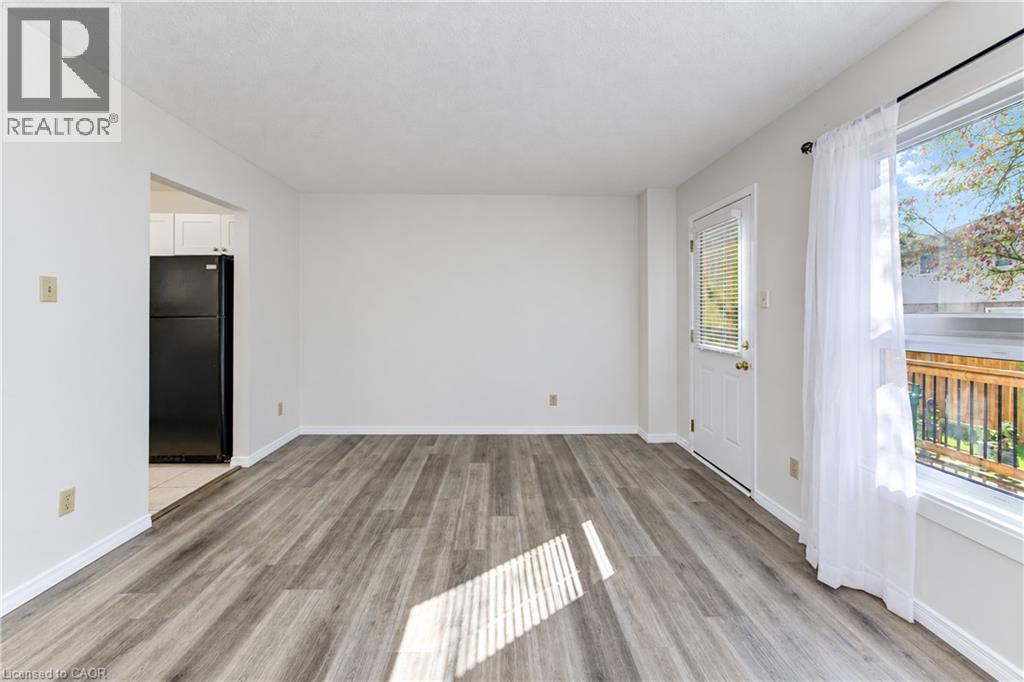 #9 1093 NELLIS Street - Image 14
