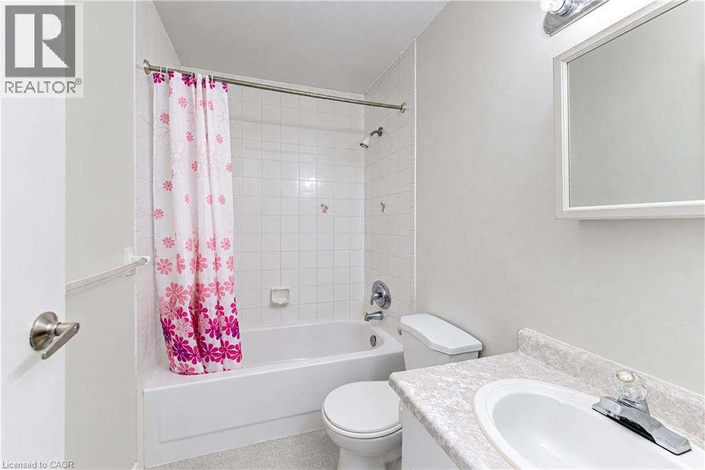 #9 1093 NELLIS Street - Image 22