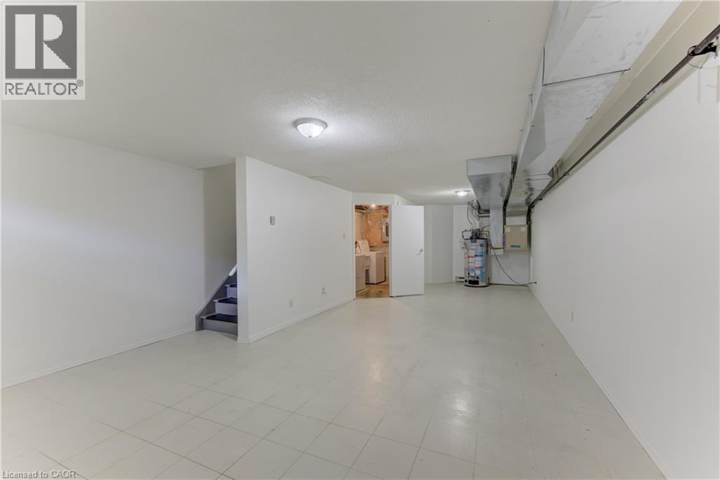 #9 1093 NELLIS Street - Image 29