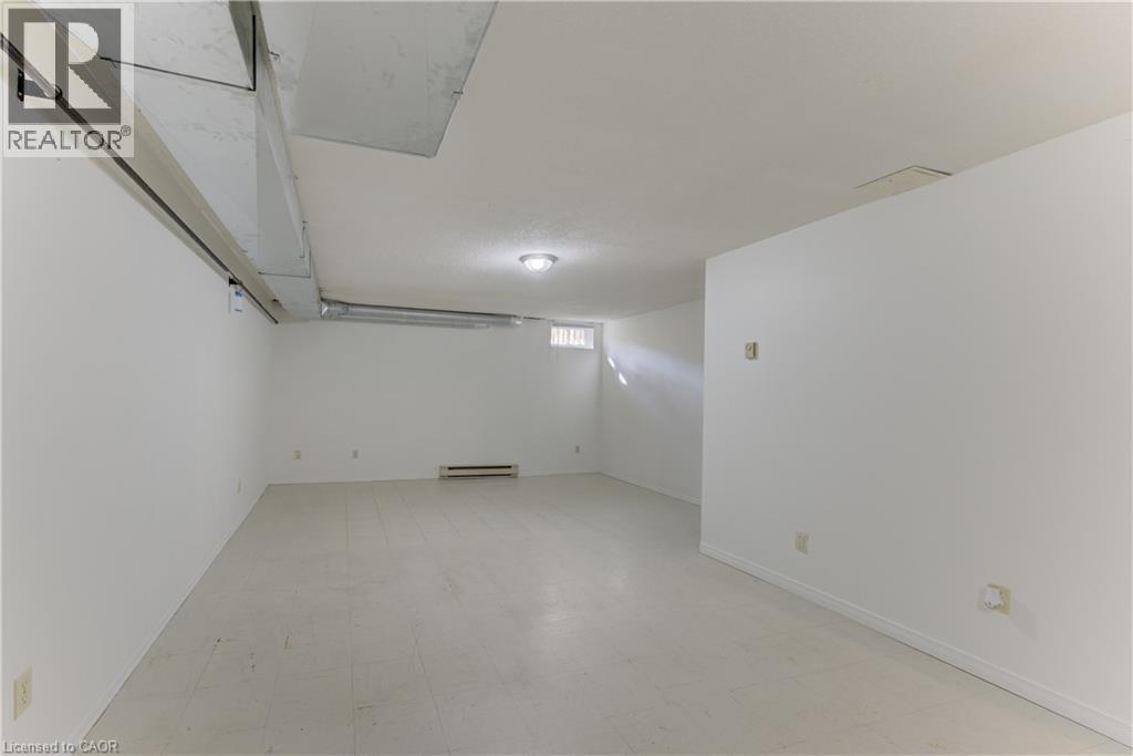 #9 1093 NELLIS Street - Image 31