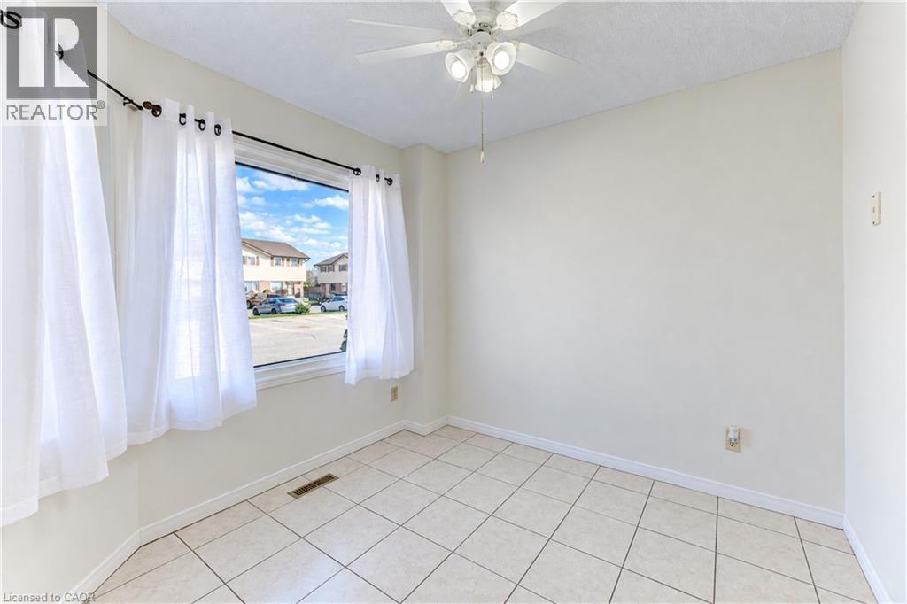 #9 1093 NELLIS Street - Image 5