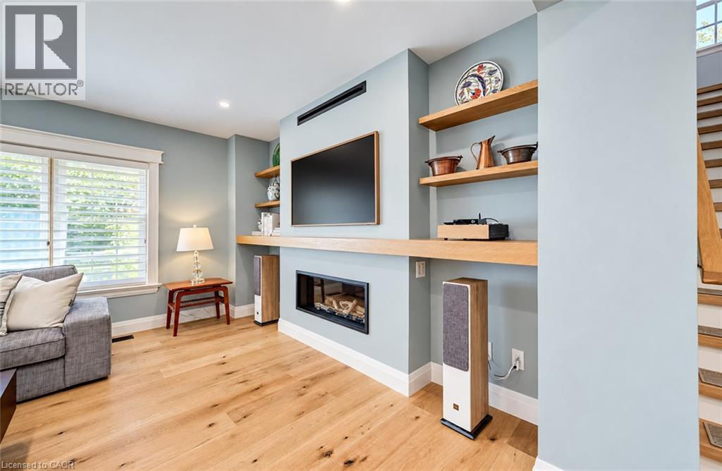 656 WESTMOUNT Road W - 12