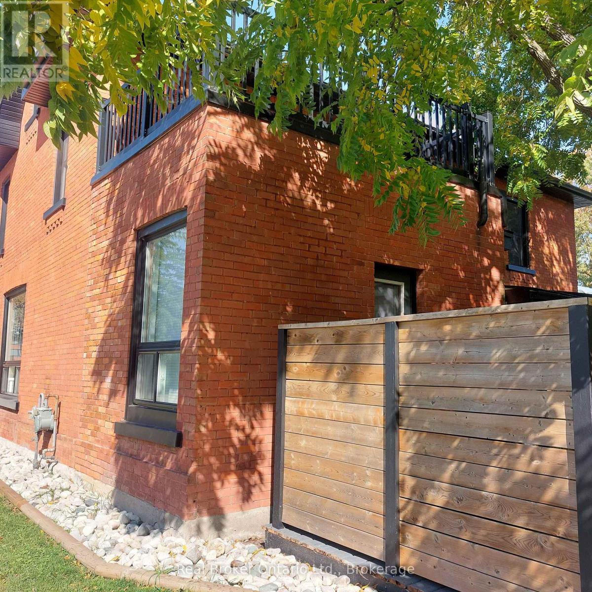 4 CAMBRIA STREET - 2