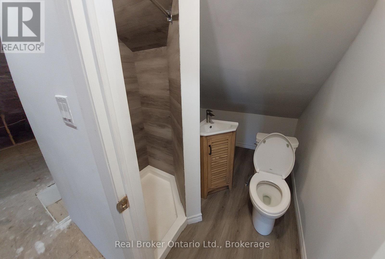 4 CAMBRIA STREET - Image 34