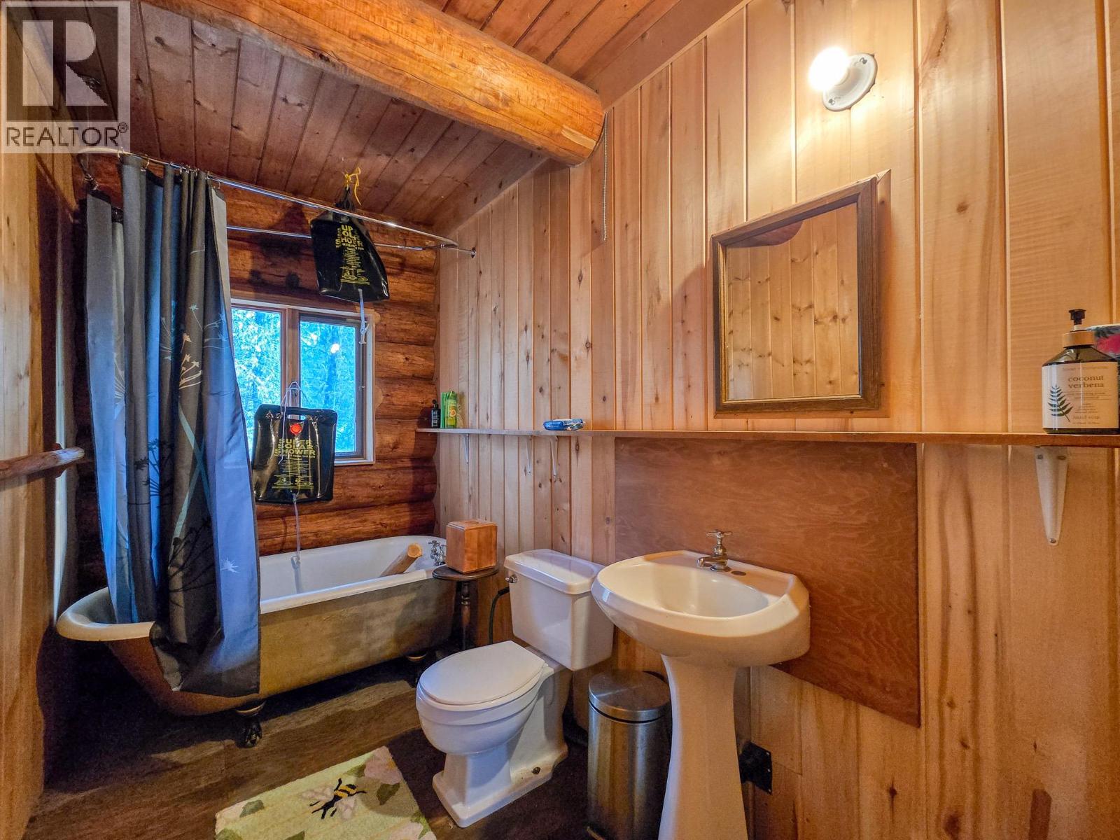 3590 Kootenay No. 3 Road, Windermere
