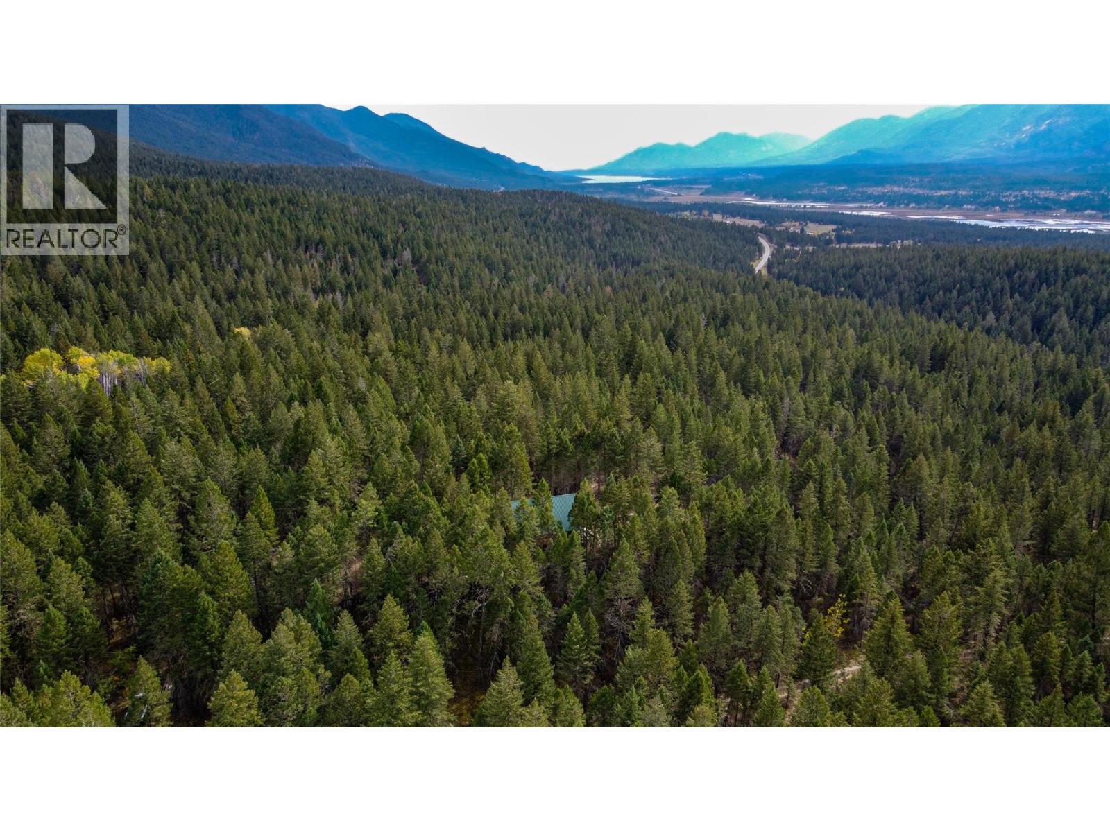 3590 Kootenay No. 3 Road, Windermere