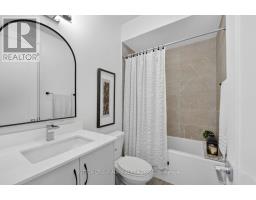 4 Vern Robertson Gate, Uxbridge, ON L9P0R9 Photo 14