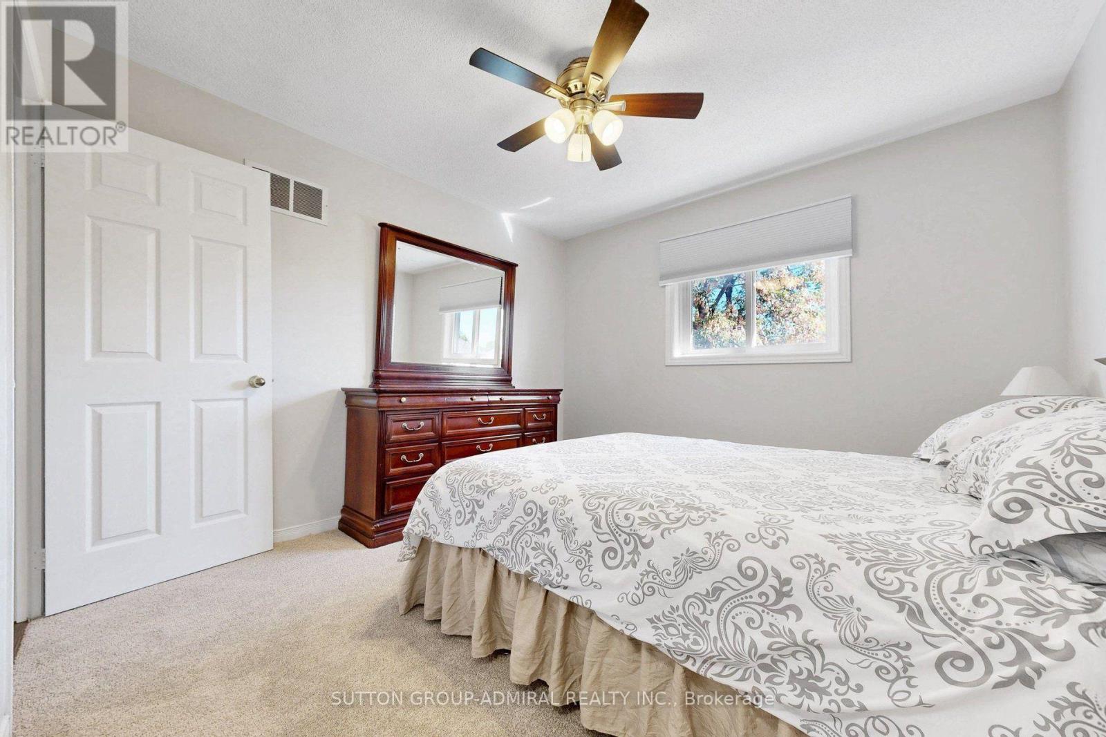 43 BERWICK CRESCENT - 26