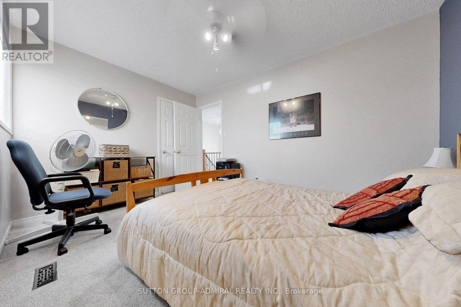 43 BERWICK CRESCENT - 33
